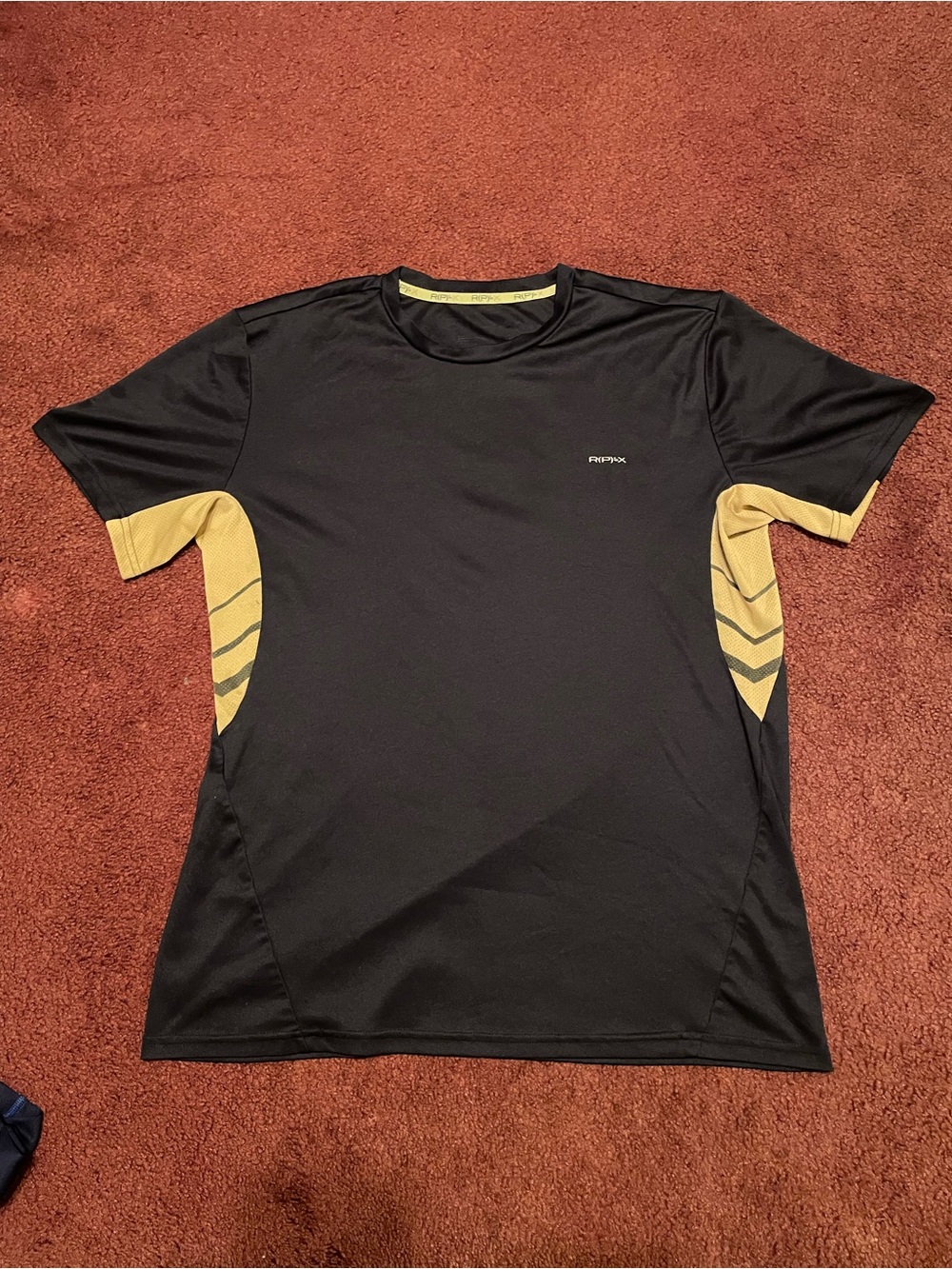 Reebok Black and Yellow Men's T-Shirt